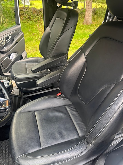 Mercedes-Benz V250 5 of 9