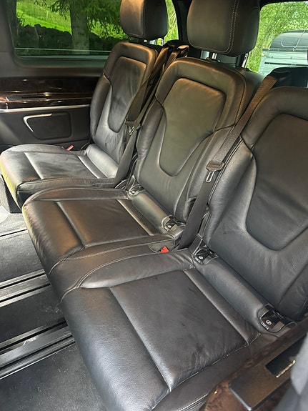 Mercedes-Benz V250 7 of 9