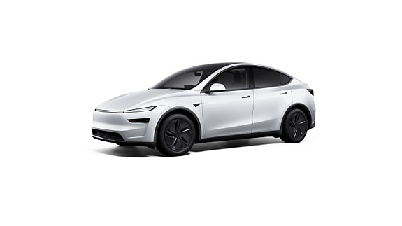 Tesla Model Y 2 of 7