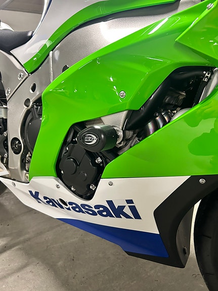 Kawasaki Ninja ZX-10R 40th Anniversary Edition 14 of 19