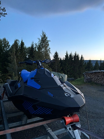 Seadoo spark trix 3 up 2 of 4