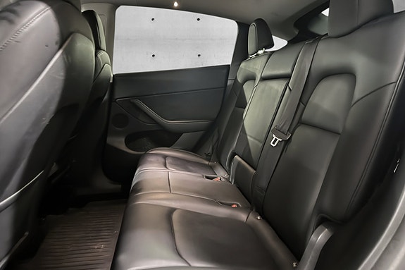 Tesla Model Y 23 of 23