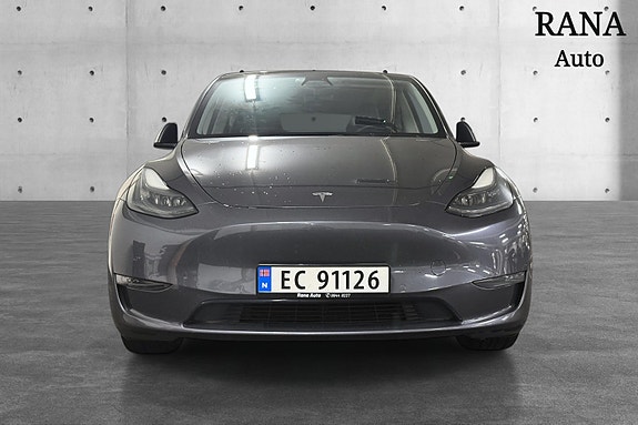 Tesla Model Y 3 of 23