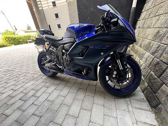 Yamaha R7 5 of 6