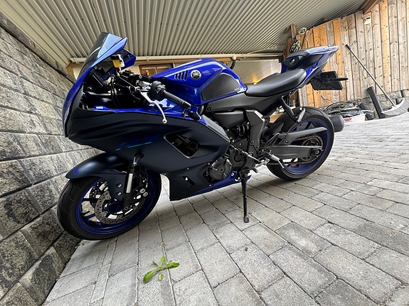 Yamaha R7 6 of 6