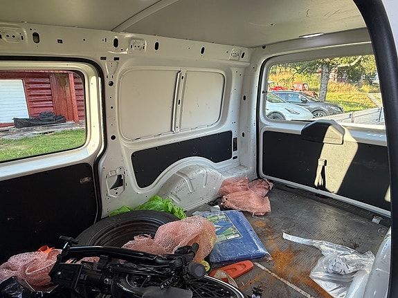 Volkswagen Caddy Maxi 18 of 25
