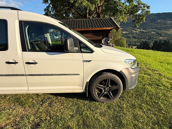 Volkswagen Caddy Maxi 11 of 25