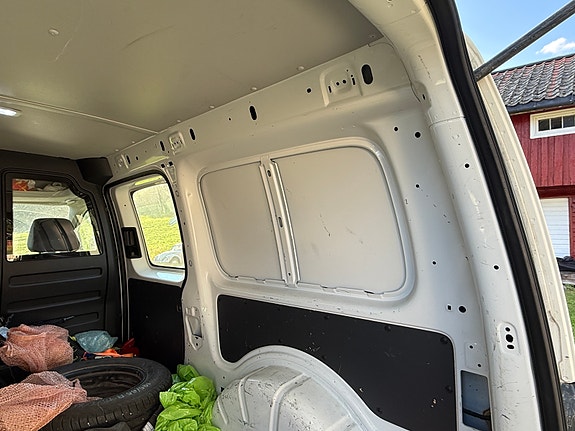 Volkswagen Caddy Maxi 21 of 25