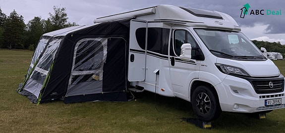 Carado T447 // 9-tr aut 140 hk // Enk.senger+senkes. // S.stativ // Dometic Rally Air Pro 330 lufttelt // Vinterlagret inne // 4 of 16