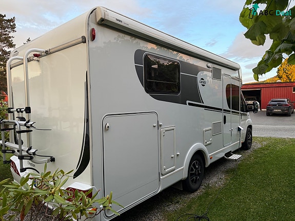 Carado T447 // 9-tr aut 140 hk // Enk.senger+senkes. // S.stativ // Dometic Rally Air Pro 330 lufttelt // Vinterlagret inne // 6 of 16