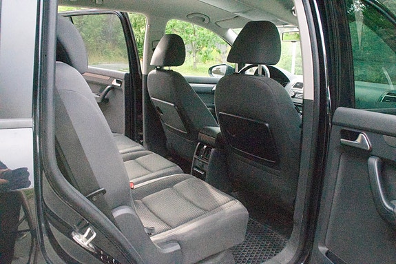Volkswagen Touran 17 of 29