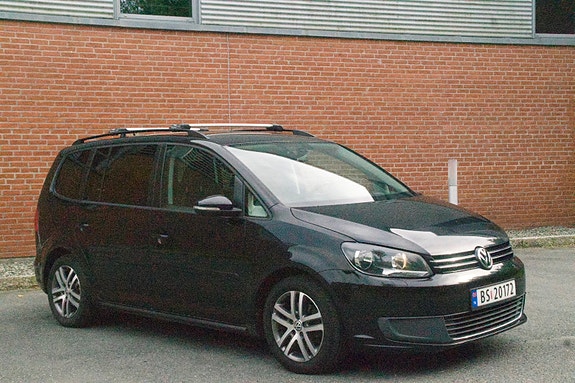 Volkswagen Touran 2 of 29