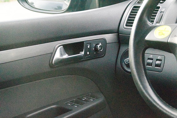 Volkswagen Touran 21 of 29