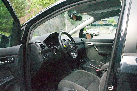 Volkswagen Touran 12 of 29