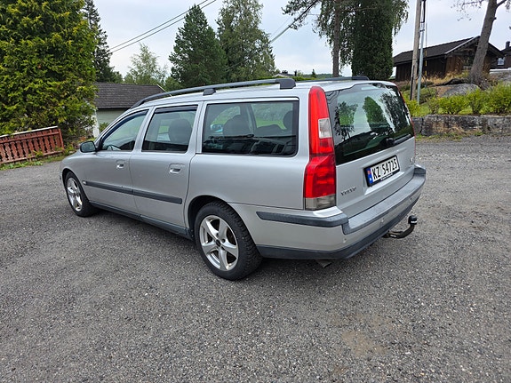 Volvo V70 7 of 30