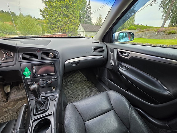Volvo V70 25 of 30