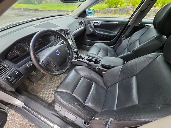 Volvo V70 24 of 30