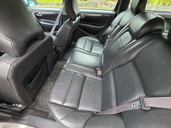 Volvo V70 18 of 30