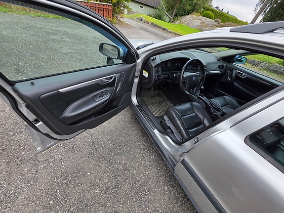 Volvo V70 22 of 30