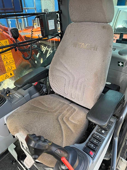 Hitachi ZX 250 LC-6 7 of 7