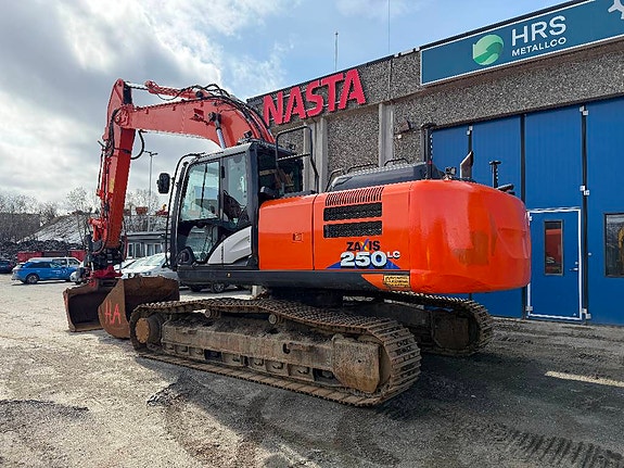 Hitachi ZX 250 LC-6 2 of 7