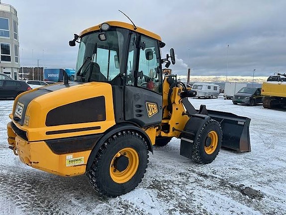 JCB 407 2 of 11