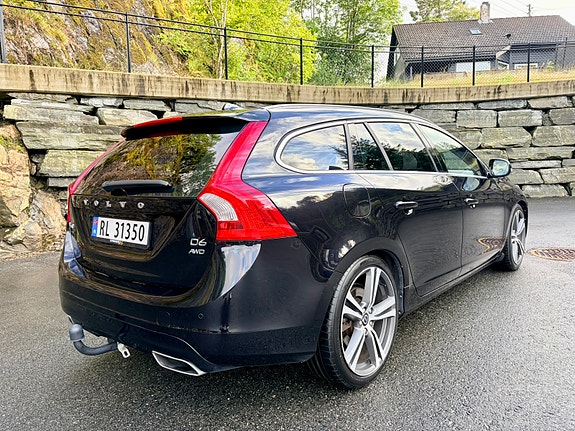 Volvo V60 2 of 30