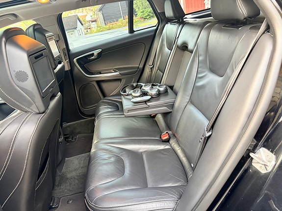 Volvo V60 13 of 30
