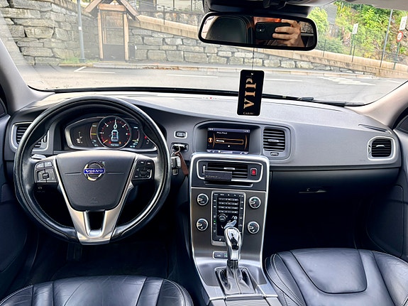 Volvo V60 8 of 30