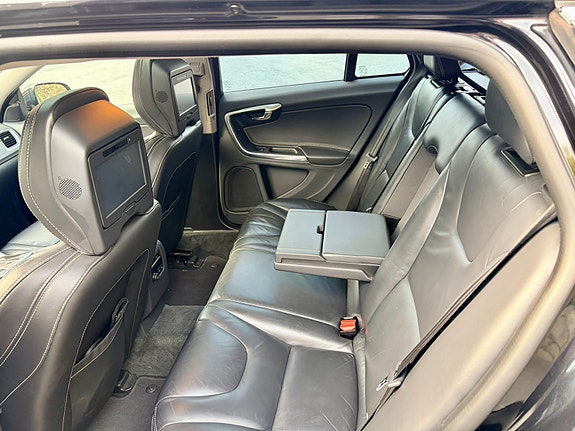 Volvo V60 11 of 30