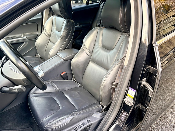 Volvo V60 10 of 30