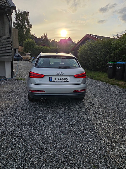 Audi Q3 2 of 12
