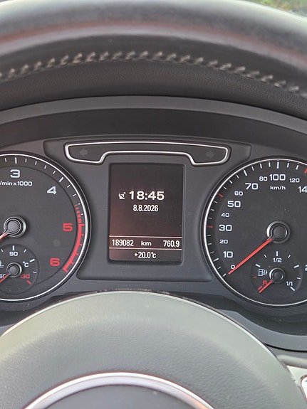 Audi Q3 6 of 12