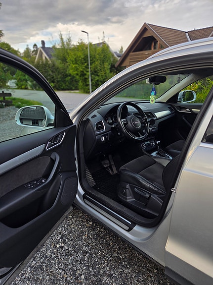 Audi Q3 4 of 12