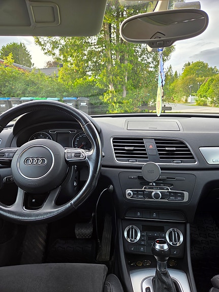 Audi Q3 8 of 12