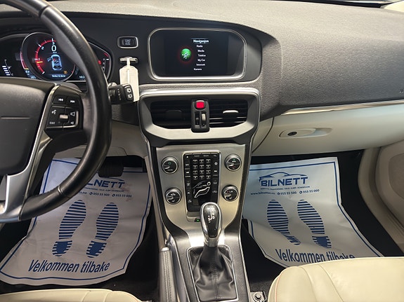 Volvo V40 23 of 30