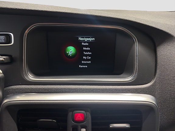 Volvo V40 24 of 30