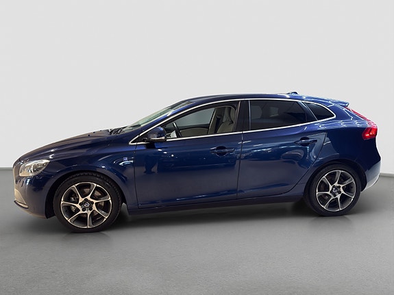 Volvo V40 8 of 30