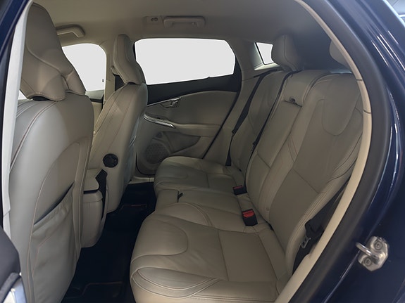 Volvo V40 11 of 30