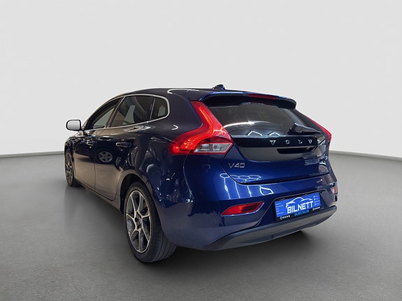 Volvo V40 7 of 30
