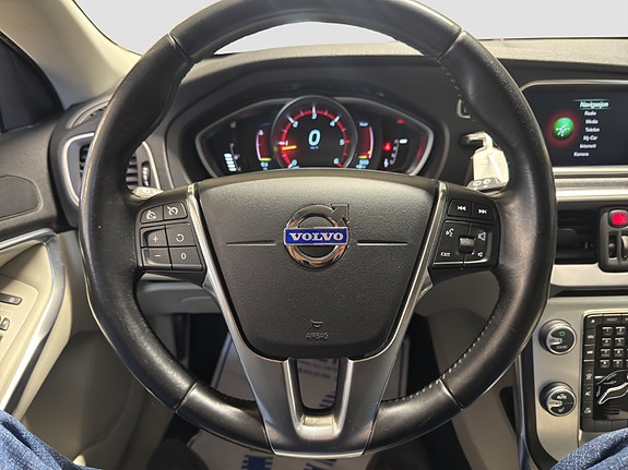Volvo V40 22 of 30