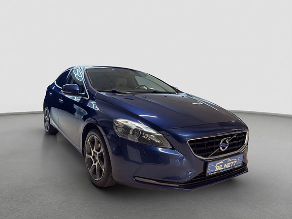 Volvo V40 3 of 30