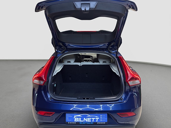 Volvo V40 6 of 30