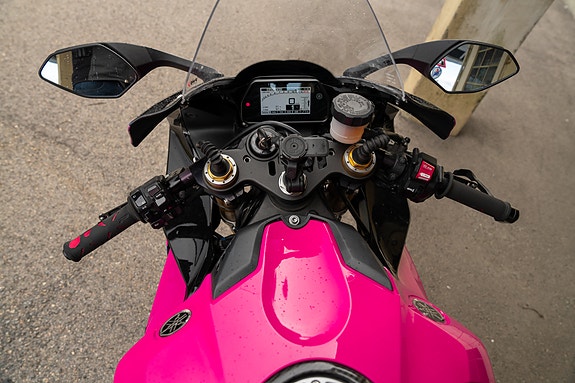 Yamaha YZF-R1M 19 of 30