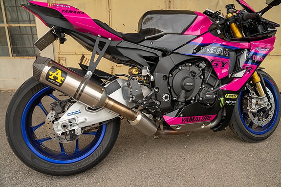 Yamaha YZF-R1M 28 of 30