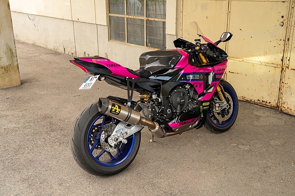 Yamaha YZF-R1M 4 of 30
