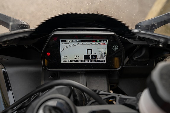 Yamaha YZF-R1M 16 of 30