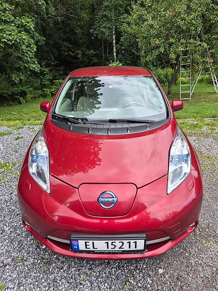 Nissan Leaf 12 of 15