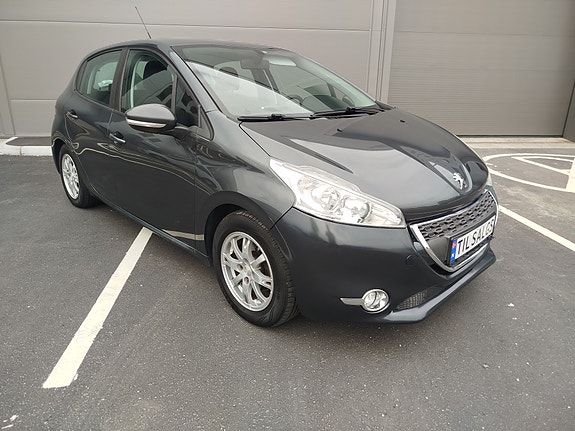 Peugeot 208 2 of 15