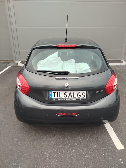 Peugeot 208 4 of 15